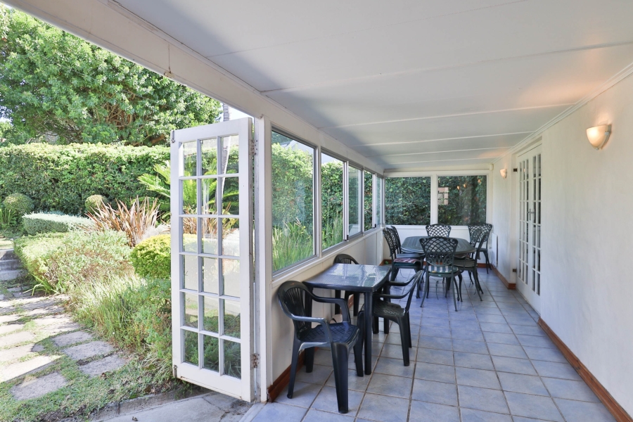 4 Bedroom Property for Sale in Constantia Western Cape